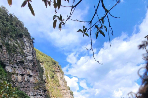 Bogotá: Choachí Rock Climbing and Hiking Tour Basic Climbing and Hiking Tour