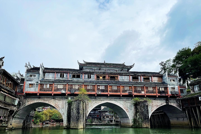 Zhangjiajie: Furong & Fenghuang 2-Day Tour with Boat Ride Small Group (4 people)