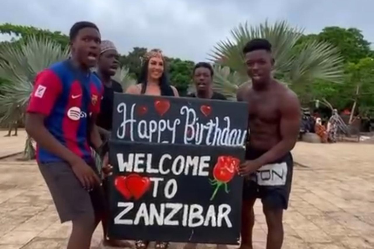 ZANZIBAR: Kryddodling, Stone Town-rundtur och Makachu DiversPRIVAT TUR TRANSFER INGÅR EJ