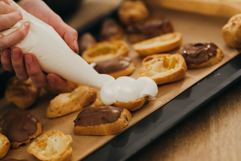 Liverpool: Afternoon Tea Baking Class