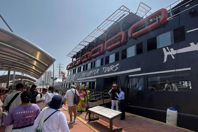 Helicopter Flight Over Tierra Bomba, VIP Bay Tour, Lunch, and Open Bar Helicopter Flight in Tierra Bomba Tour Bahía VIP, Lunch and Open Bar