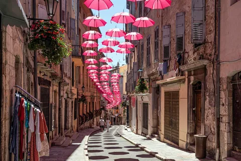 Grasse, Gourdon e degustazione di vino locale