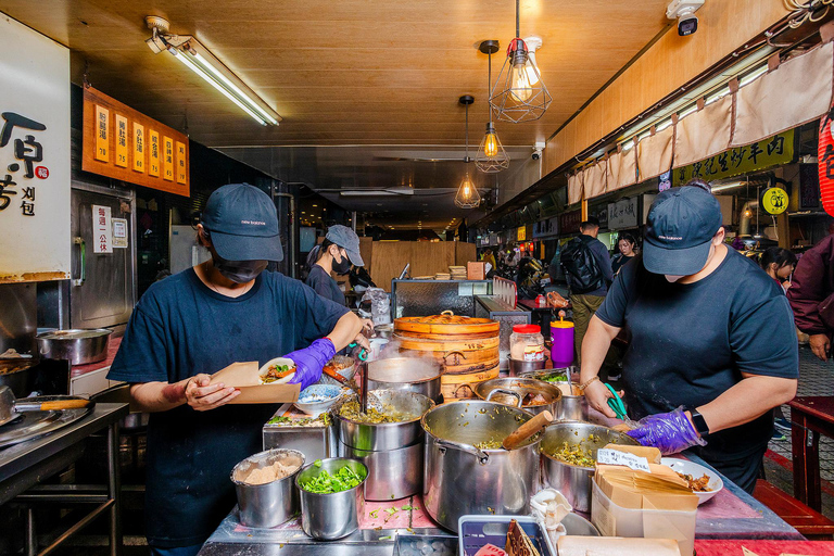 Taipei Tastes Food Tour with 12+ Tastings