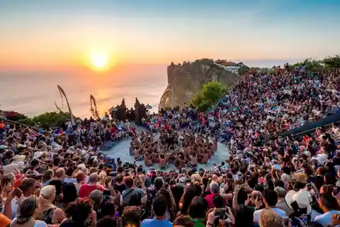 Bali Watersport & Culture Tour: GWK Park & Uluwatu Temple