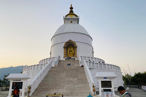 Pokhara: Półdniowa wędrówka – „Kultura, przyroda i duchowość”Pokhara: półdniowa wędrówka, „kultura, przyroda i duchowość”