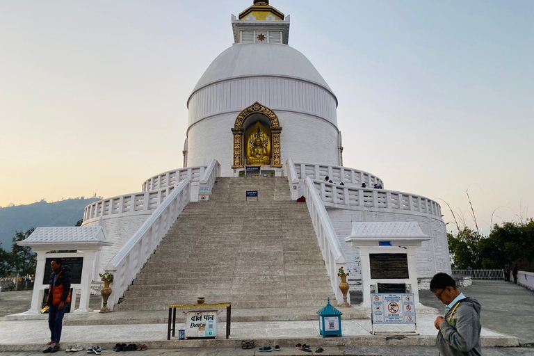 Pokhara: Półdniowa wędrówka – „Kultura, przyroda i duchowość”Pokhara: półdniowa wędrówka, „kultura, przyroda i duchowość”