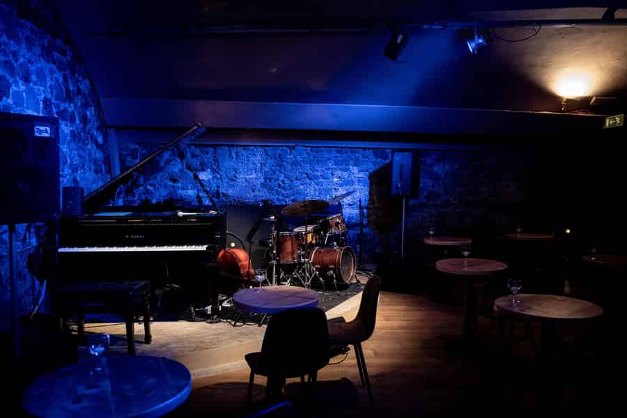 Rom: Jazzkonzert, Abendessen und Cocktails im Arciluoto. Foto: GetYourGuide Rom: Jazzkonzert, Abendessen und Cocktails im Arciluoto. Foto: GetYourGuide
