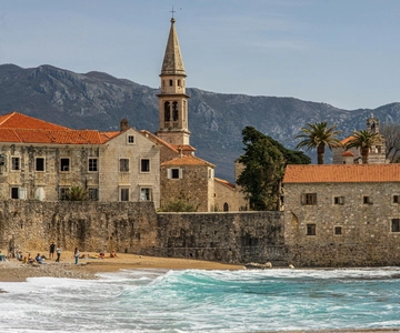 Desde Tirana: Excursión de un día en grupo a Budva y Kotor en Montenegro