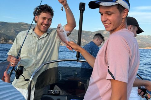 Budva: Private Speedboat Tour with Snorkeling & Swimming Budva: 2hr Private Speedboat Tour with Snorkeling & Swimming