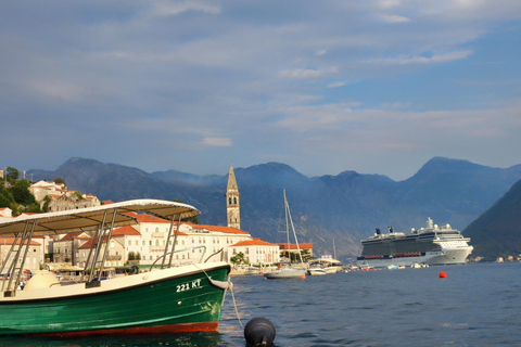 Kotor & Perast: Private Tour with Boat Trip & Oyster Lunch