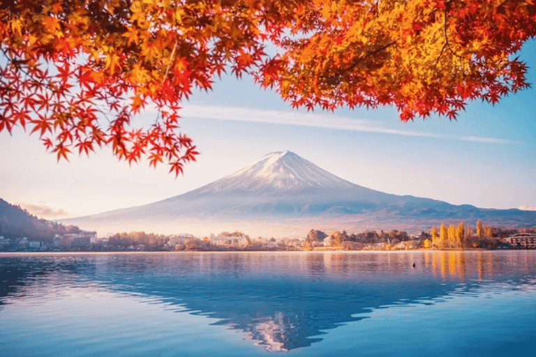 Wycieczka na górę Fuji: jezioro Kawaguchi, świątynia, wioska uzdrowiskowa i pagoda8:30 Wyjazd ze stacji Shinjuku — bez lunchu