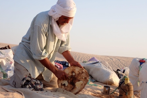 Sahara: 1-Nacht Bivak Woestijnduinen Kamelen Trek met KamperenSabria: 2-Daagse Bivak Woestijnduinen Kamelen Trek met Kamperen