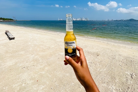 Cartagena: Isla Tierra Bomba beach club:Day Pass with Lunch