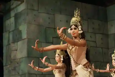 Dinner Show Apsara Dance, Pickup round trip included