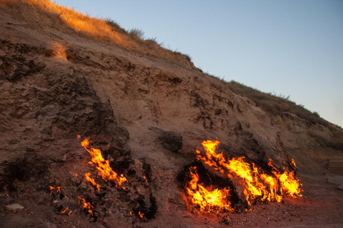 Baku: Qobustan e Abşeron (vulcano di fango, tempio del fuoco e Yanar Dağ)Baku: Gobustan e Absheron (vulcano di fango, tempio del fuoco e Yanardag)