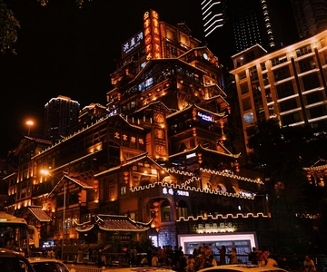 Chongqing: Urbanistica surreale, città antica e punto di vista segreto