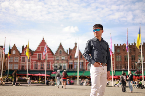 Portraits in Bruge: Private Vacation Photographer Tour 2-Hour Photoshoot (60 Photos at 2-3 Locations)