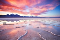 Bolivia, tramonto su Salar de Uyuni Salt Flats - Housity
