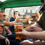 Bratislava: tour della città in autobus con bevande illimitate, Prosecco e birra