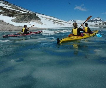 Stygge: Kajakpaddling och glaciärvandring