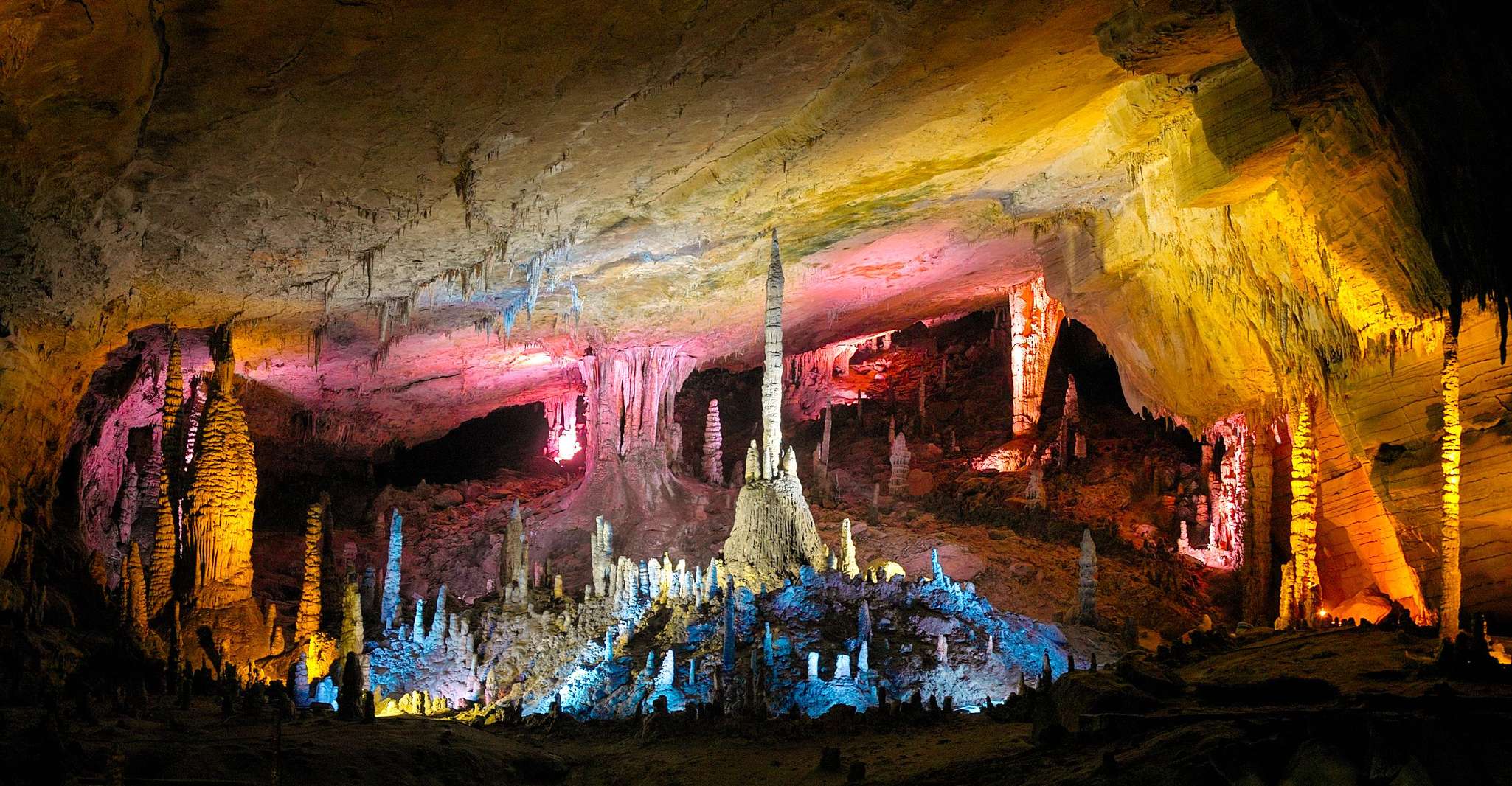 Private Day Tour to Yellow Dragon Cave & BaoFeng Lake - Housity
