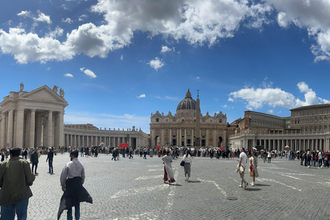 Rome-St Peter’s Basilica Privet Guided Tour & Grottoes Visit Private Family Tour of St. Peter’s Basilica | Dome Access I