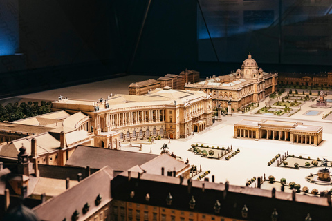 Vienne : visite guidée de la Hofburg et du musée de l&#039;impératrice SisiVisite de groupe en anglais