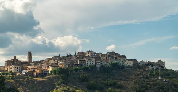 From Salou: 4WD Tour from Cornudella to Falset and Gratallops
