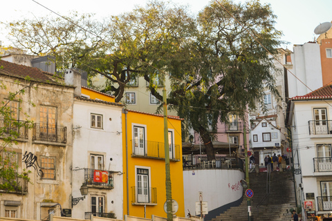 Lisbon: Graça Food & Wine Tour in Traditional Taverns Food & Wine Walking Tour
