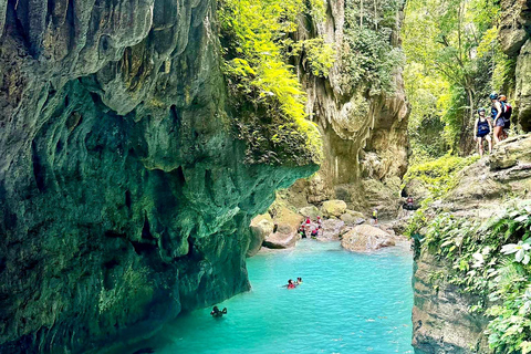 Cebu: Mergulho com tubo de respiração em Moalboal e canyoning nas cataratas de Kawasan