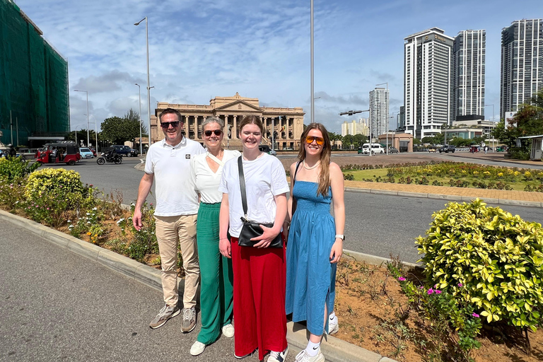 From Negombo: Colombo City Tour by Tuk Tuk with Hotel Pickup