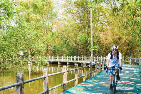 Bangkok: Khlong Toei Market & Bang Krachao Island Bike Tour Private Tour with Hotel Pickup