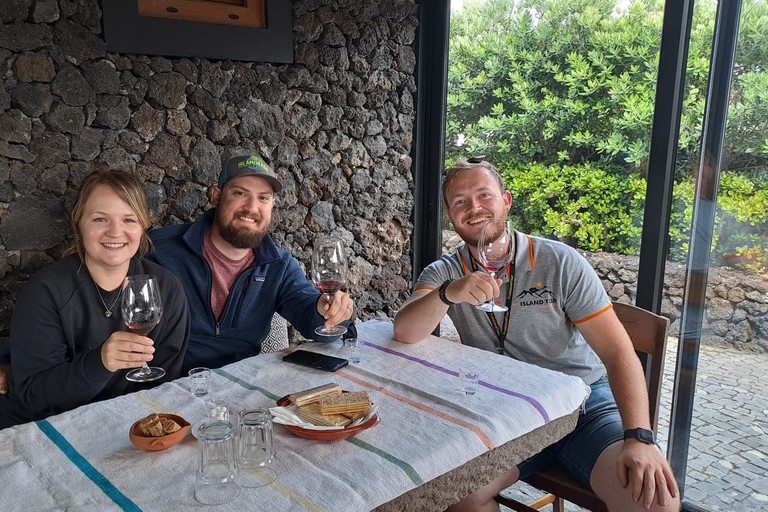 Terceira-eiland: privé sightseeing-dagtrip en wijnmakerijlunchGedeelde unieke ervaring bij lokale wijnmakerij met lunch