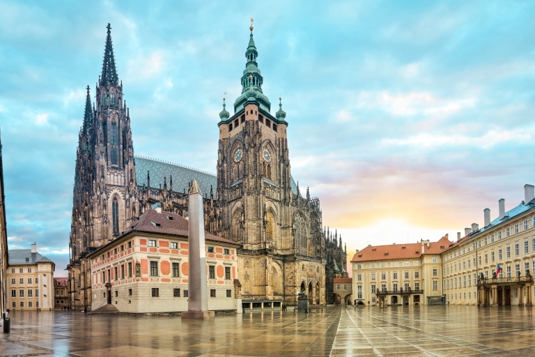 Castillo de Praga y alrededores: tour guiado de 2 horasTour guiado de 2 horas en español