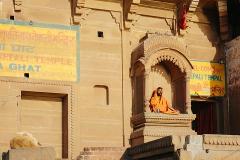 Visite de Varanasi dans les règles de l'art. Visite à pied uniqueVaranasi. Visite à pied simple