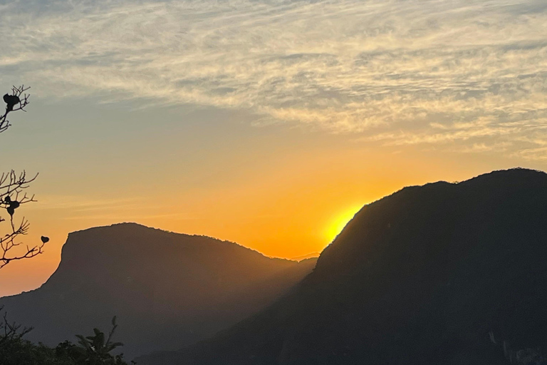 Dois irmãos sunrise hike & drone video