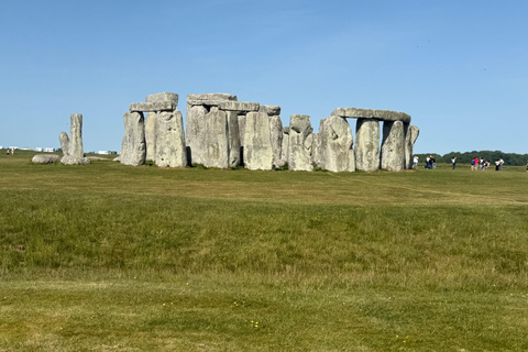 London: Stonehenge and Windsor Castle Private Day Trip