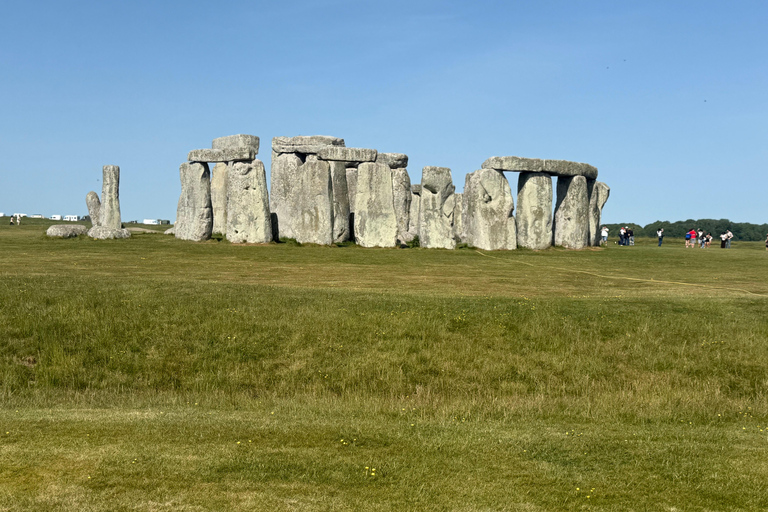 London: Stonehenge and Windsor Castle Private Day Trip
