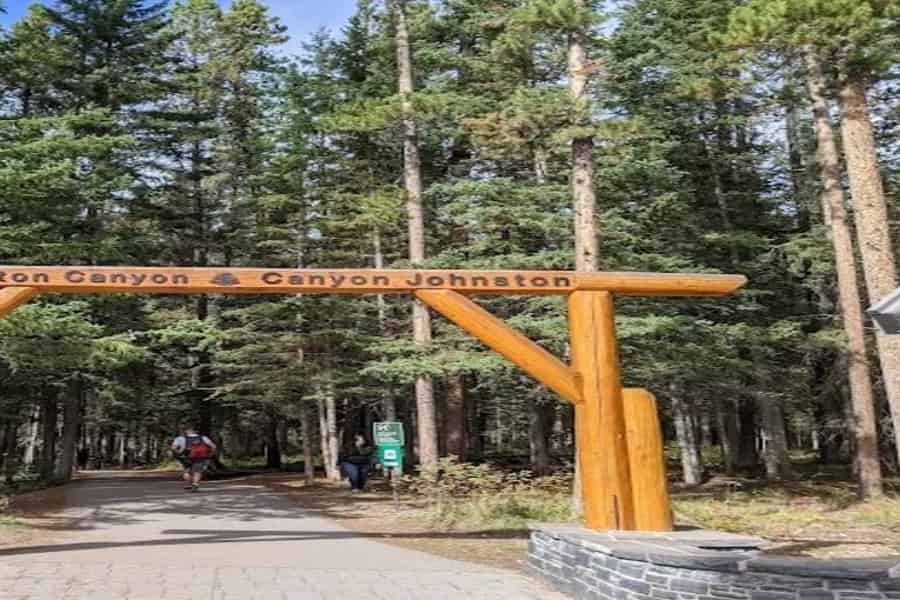 Tour zum Moraine Lake, zum Johnston Canyon, nach Lake Louise und in die Stadt Banff. Foto: GetYourGuide