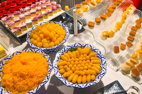 Bangkok: Carnival Party Dinner Cruise with Live Performance