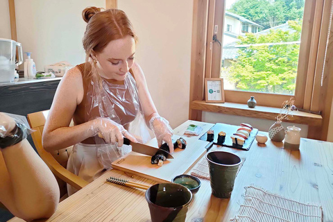 Kyoto: Sushi Making Workshop Experience