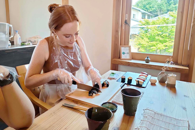 Kyoto: Sushi Making Workshop Experience