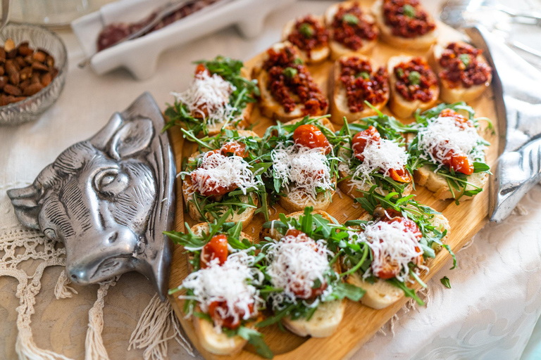 Catania: Cooking class set in a sea front historic villa