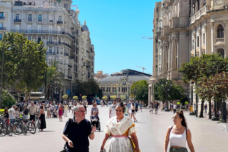 فالنسيا: أسرار وأساطير وتجربة التاباس المحليةفالنسيا: أسرار، أساطير، حلويات محلية وتجربة التاباس