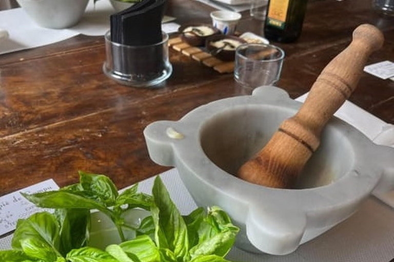 Manarola: Authentic Pesto Making Class at Cinque Terre