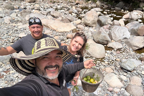 Corn, Cheese, and Mono en Bijao Experience in Boquete