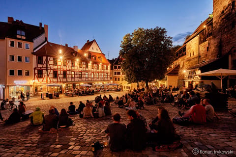 Nürnberg: Die Altstadt im Abendlicht – NUR AUF DEUTSCH