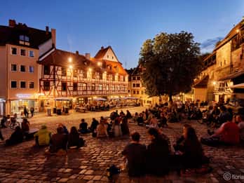 Neurenberg: De oude binnenstad in avondlicht - IN HET DUITS