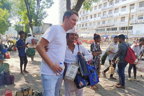 Triff Dabbawalas Besuch Dhobi Ghat und Slum mit Zugfahrt