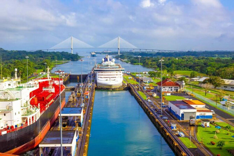 Panama City: Portobelo and Agua Clara Locks Combo Tour